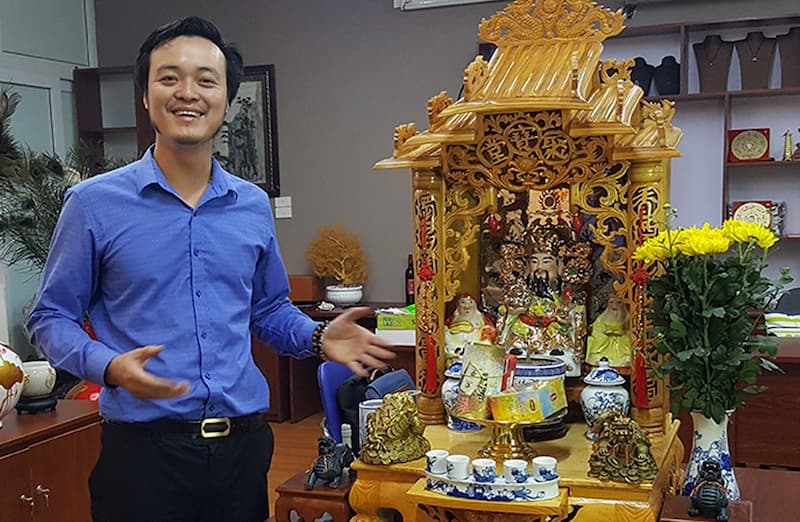 Chuyển bàn thờ Thần Tài cần thực hiện cẩn trọng tránh đổ vỡ