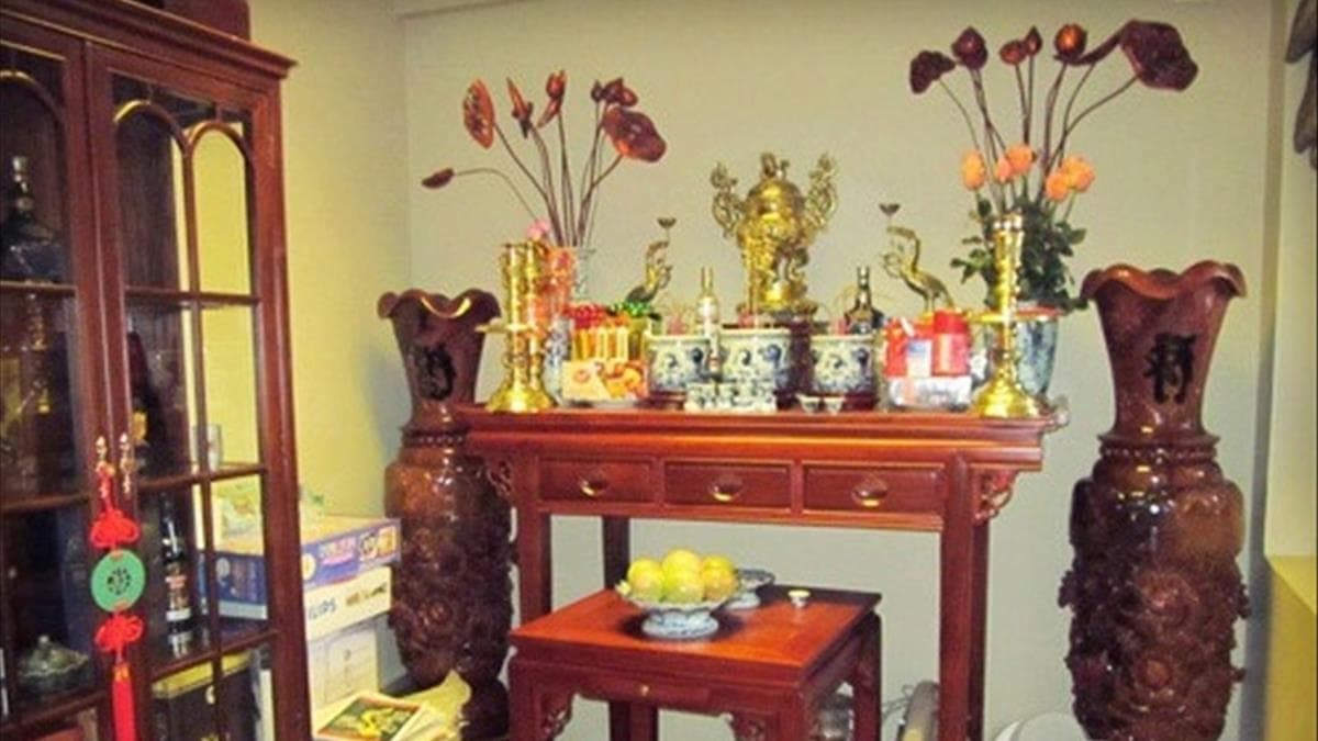 Cần chọn một ngày tốt để làm lễ đọc văn khấn di chuyển bàn thờ để sửa nhà